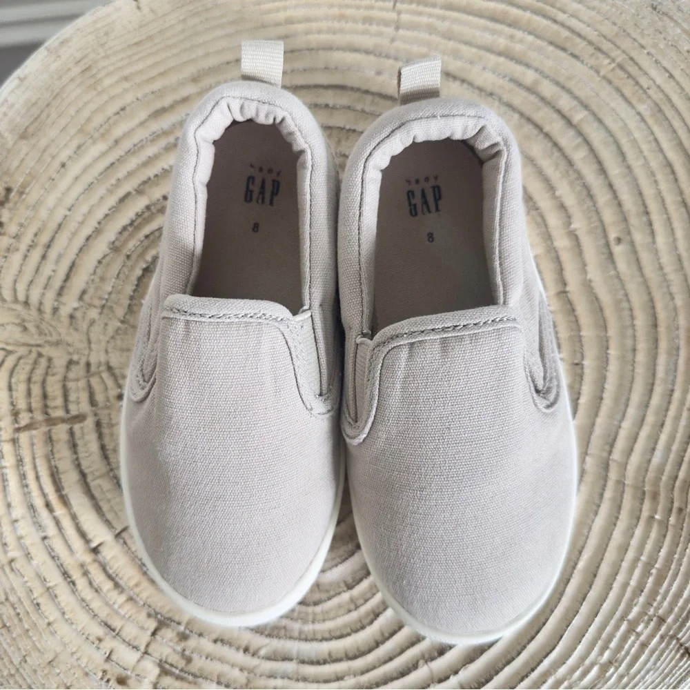 Gap Toddler Slip-On Beige Sneakers Size 8